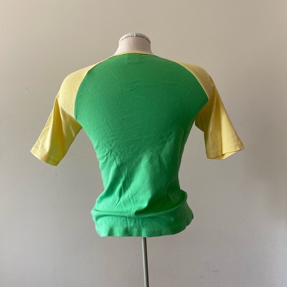 Vintage guess colourblock tee - Picture 3 of 3